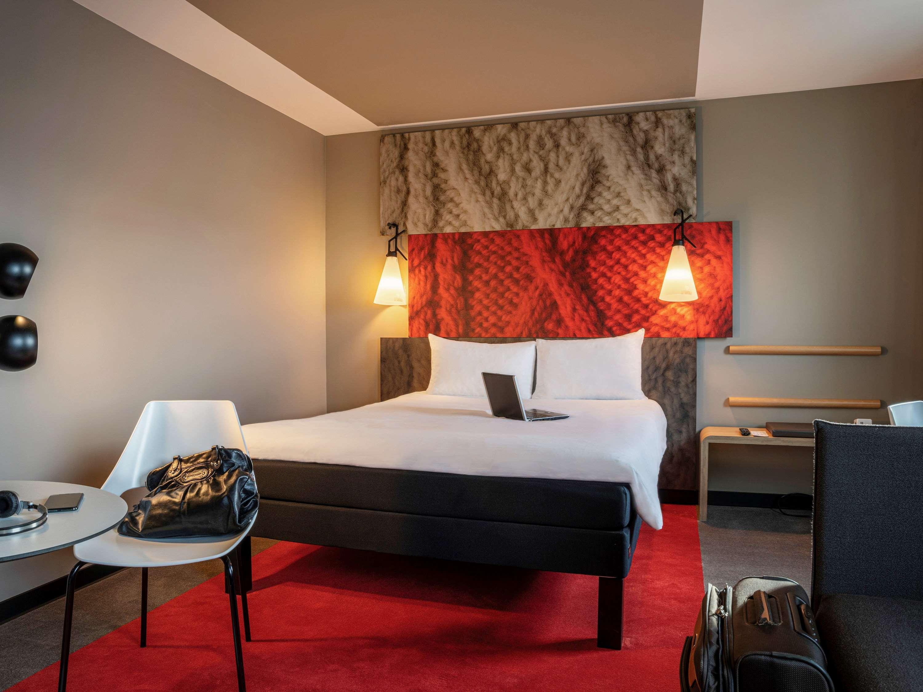 Ibis Nanterre La Defense Exterior foto